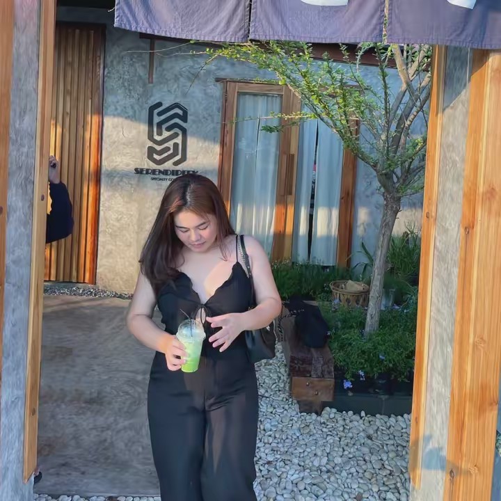 เฟิร์น จิรา 🧸🍯✨