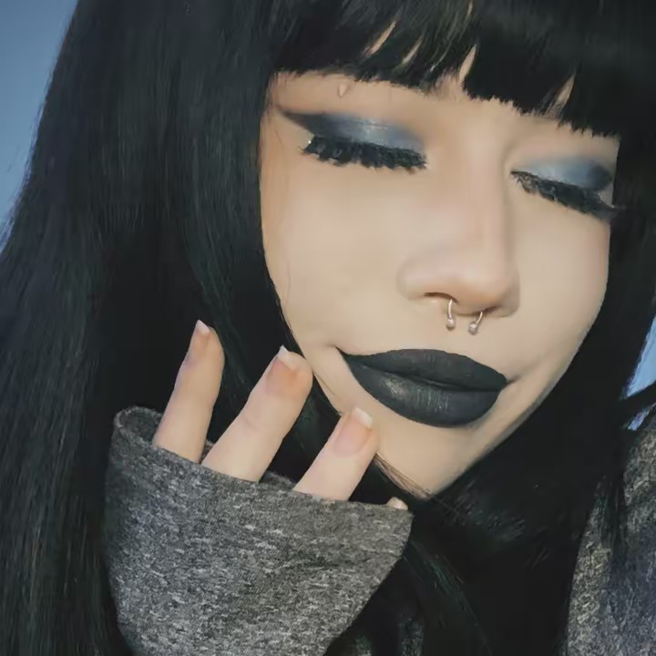 eloh 🧛🏻‍♀️