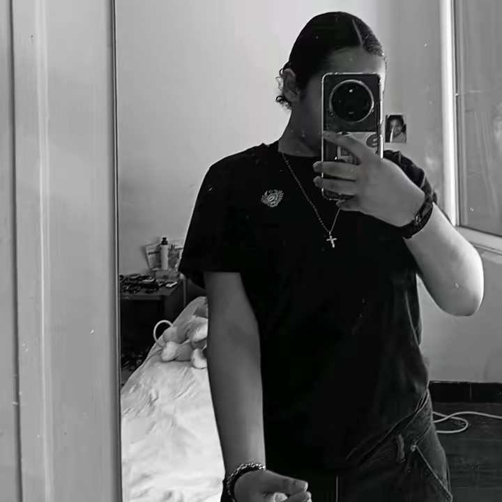 ᴍᴀᴇʟʟᴇ_ʟᴍɴ