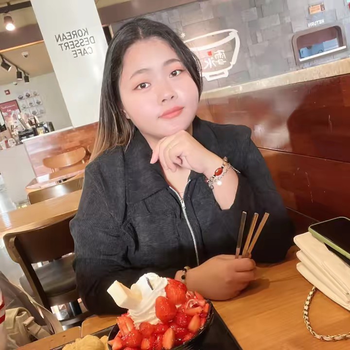 เด็กหญิงรีวิว