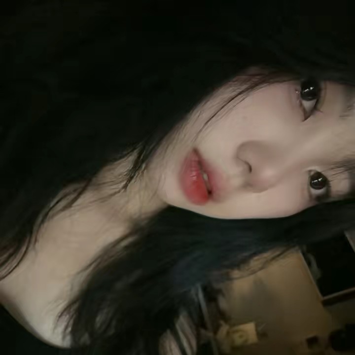 Hanni đâu đó ở hàn 🇰🇷