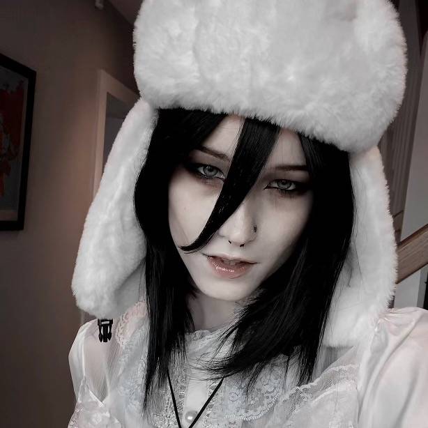 ༉‧₊˚. lara ༉‧₊˚.