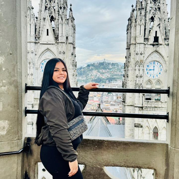 𝑯𝒊𝒍𝒂𝒓𝒚 7⃨⃛7⃨⃛7⃨⃛ 🍒✨