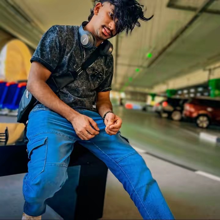 ꜱᴀᴊᴇᴇʏʜ ʙᴏʏ  🇱🇰 🇦🇪