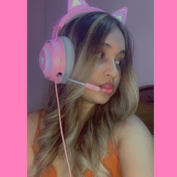 ꧁Mia꧂ ツ🌸👑