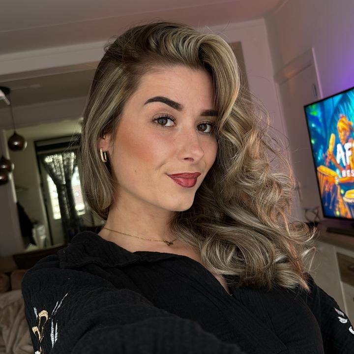 Kyara Huiskens Petalo