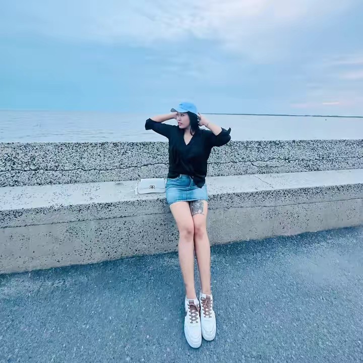 【Chit　Thae】🦋🌻