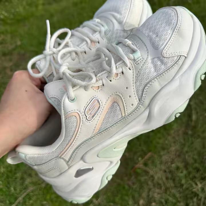 รองเท้ามือสอง สเกตเชอร์มือสอง