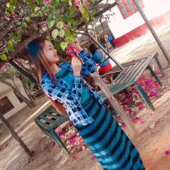 Wai Wai Naing(ချောက်သူလေး)