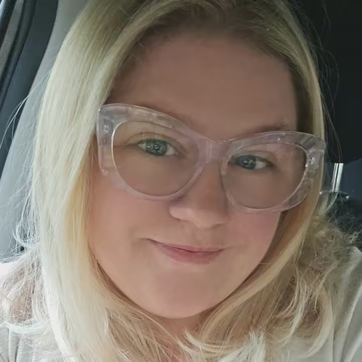 Shay | Curated Life in Motion