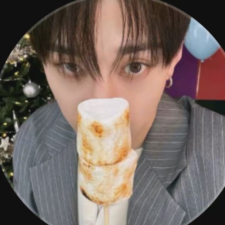 Gigi ୨ৎ (channie's wife)