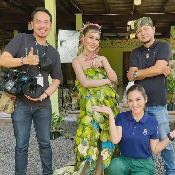 น้ำส้ม ฉันคือเกษตรกร (เพจ)