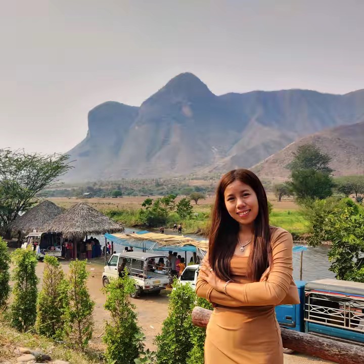 Hmue Thet Khin😍😍