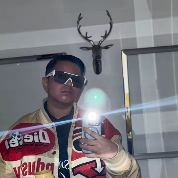 @_ Jesraelwinterstein