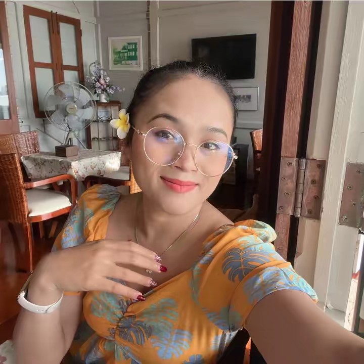 ศิริ ผู้หญิงมีหนวด (1.3K) 🥰