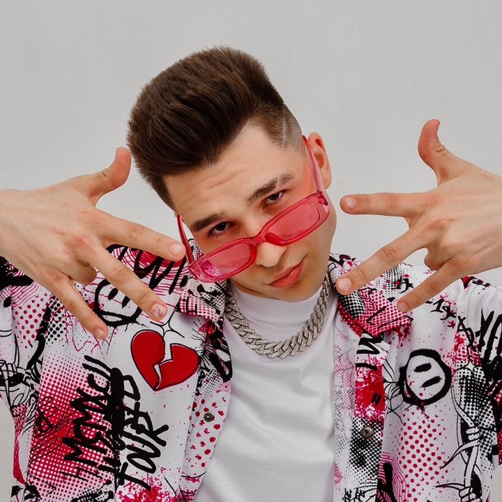 МАКСИМ ЗАМОК