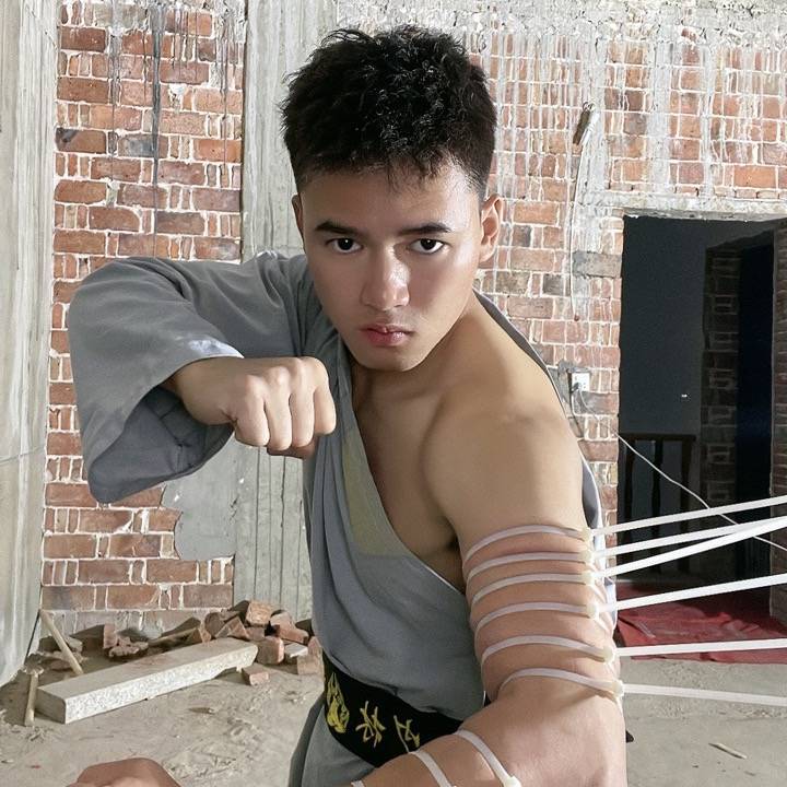 溝王一飛簷走壁