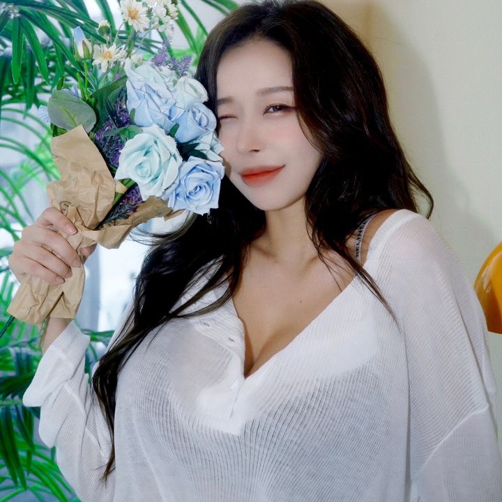 융 𝐘𝐎𝐎𝐍𝐆