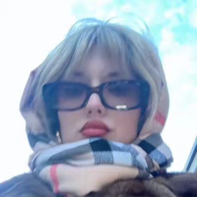 Gabi ♡⟡˙ tatts and nails