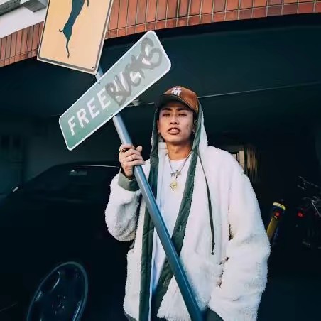 こうせい🎧🤍🥽🔫