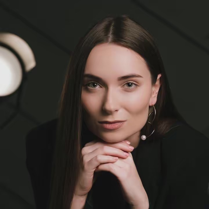 • Дерматолог •