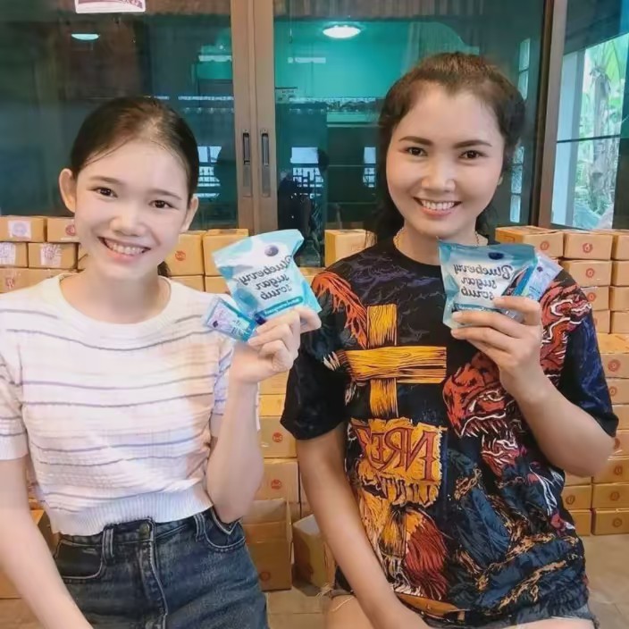 มดแดงเสื้อผ้าแฟชั่น