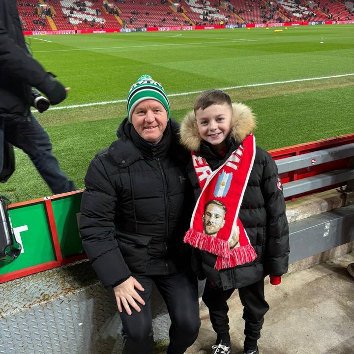 Dad - Goes - Live - Louie🌌