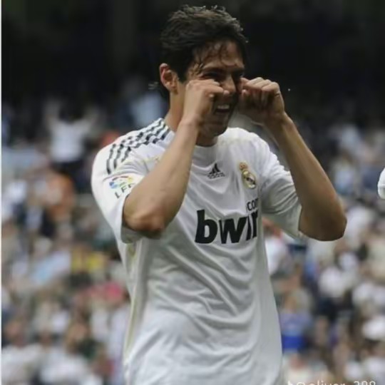 𝔍𝔢𝔯𝔢𝔪𝔦𝔞𝔰.✯メ