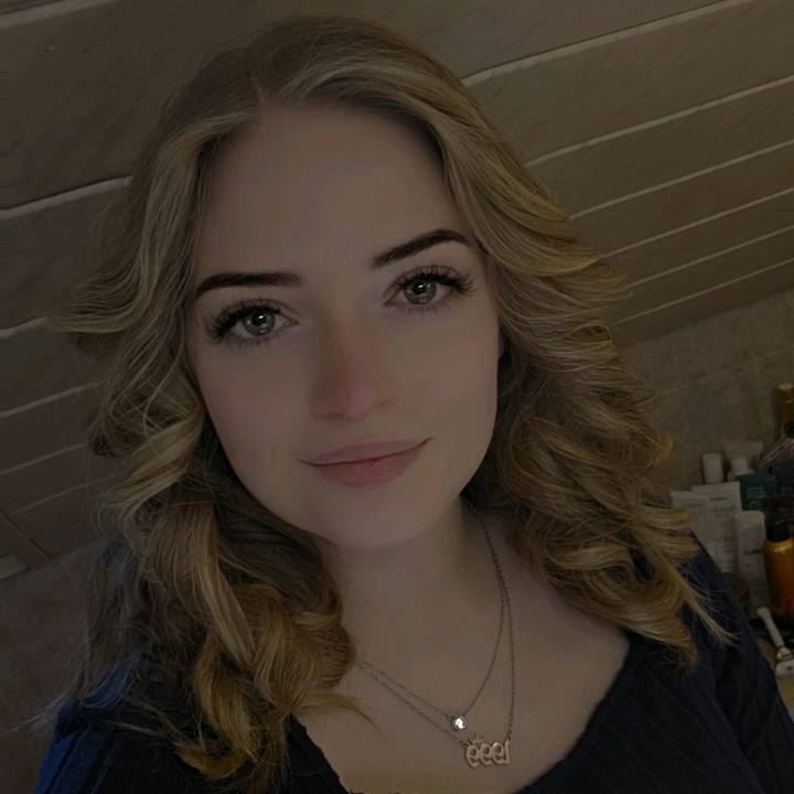 🎤💬ℭ𝔢𝔩𝔦𝔫𝔞'𝔰_𝔩𝔦𝔣𝔢💬