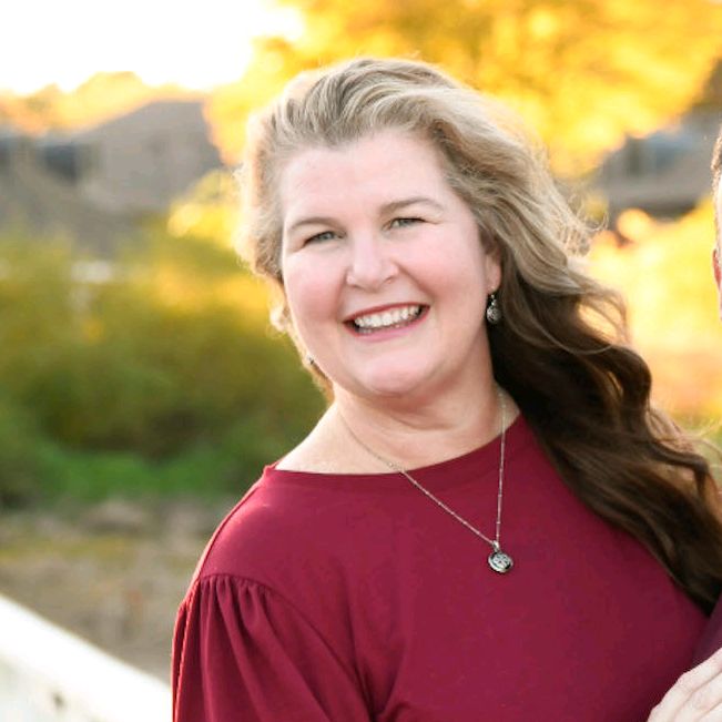 Julie Defee ✈️ TravelTherapy