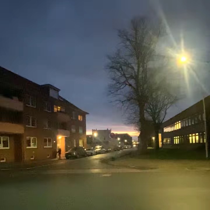 👩🏻‍❤️‍💋‍👩🏻❤️