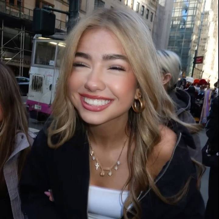 𝓔𝓶𝓫𝓻𝓮𝓲𝓰𝓱💕