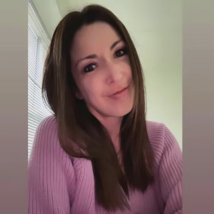 Lauren l Travel & Write Today