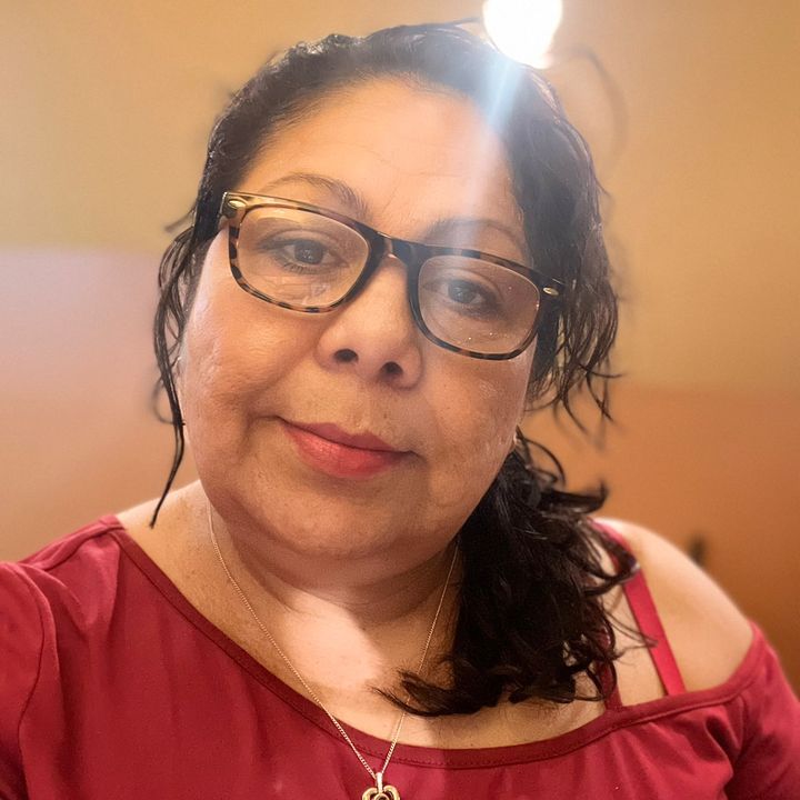 Olga Olivo 🎤👩‍🏫🦅🦁🦁🦁