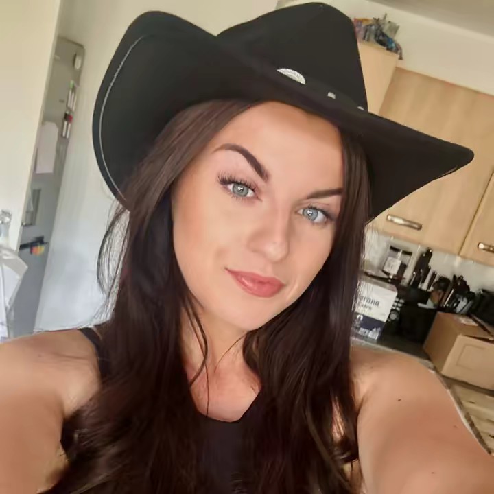 CHLOE HOWELLS 🫶🏽