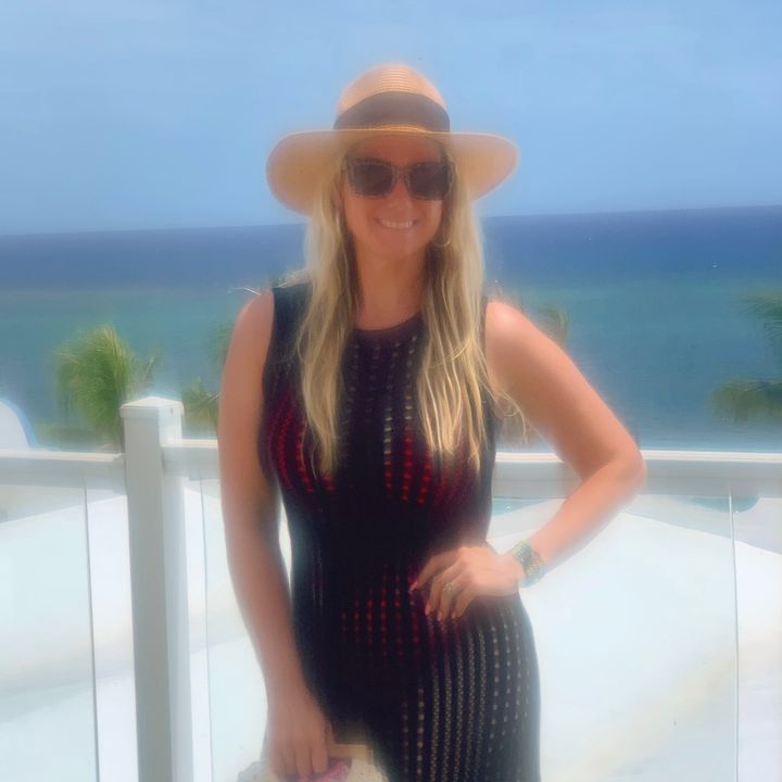 Lacey Chapman-Travel Agent