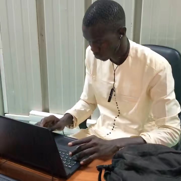 Omar Gueye🇸🇳🇪🇦🇪🇦🇪🇦