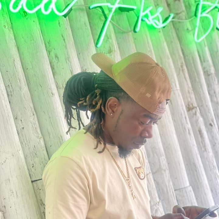 DeeSwordSwinging🥷🏿