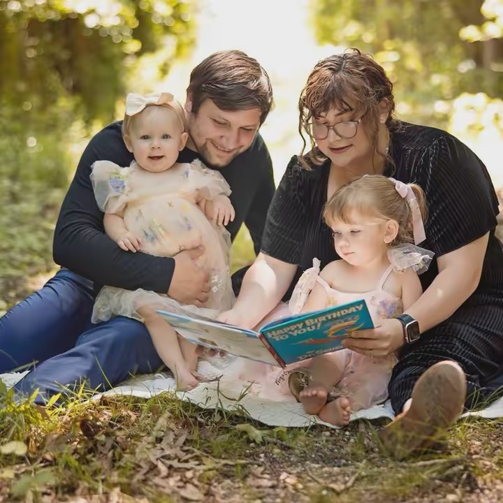 Chelsea Antona 📚👩🏼‍🍼✨