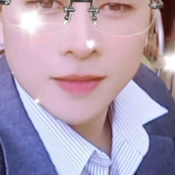 IDOL  HeLy Trần tiktok