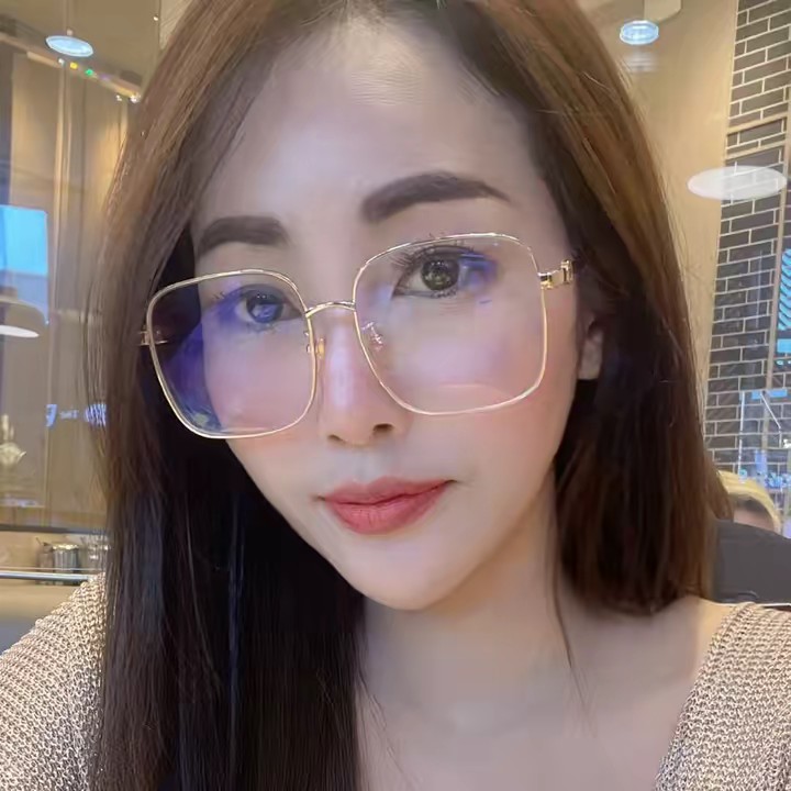 𝐋𝐔𝐗𝐔𝐑𝐘 𝐅𝐀𝐘 ᵀʰᵉʷⁱᵏᵃ