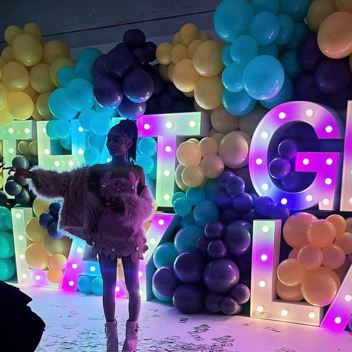 ThatGirlLayLay