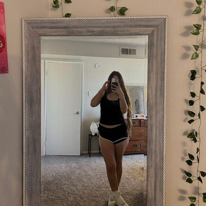 𝕷𝖊𝖆𝖍 𝕬𝖑𝖔𝖓𝖟𝖔