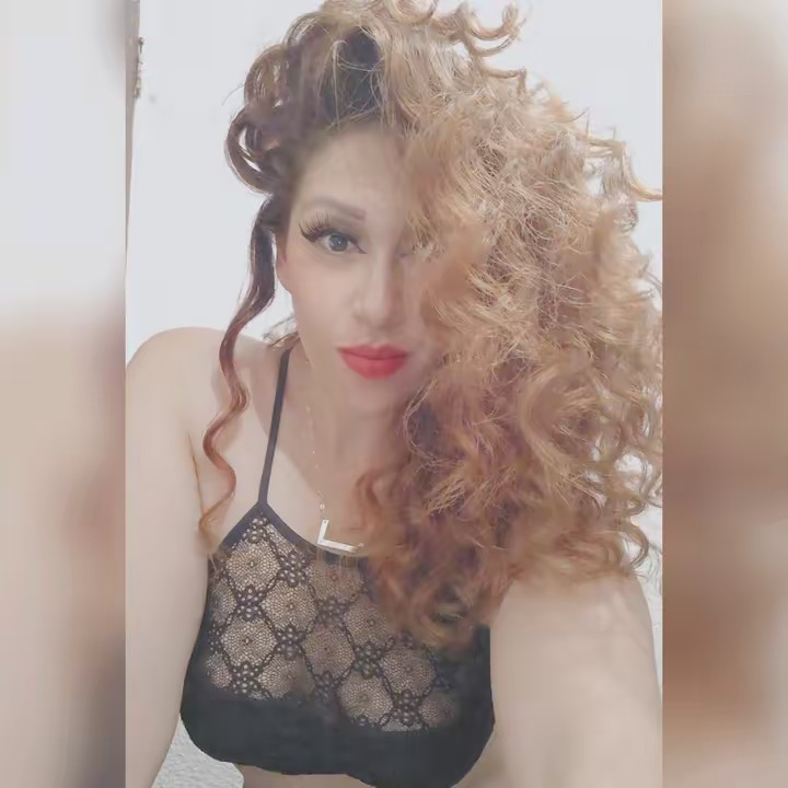 ꧁✯☀︎︎𝔏𝔞𝔲𝔯𝔞☀︎︎✯꧂