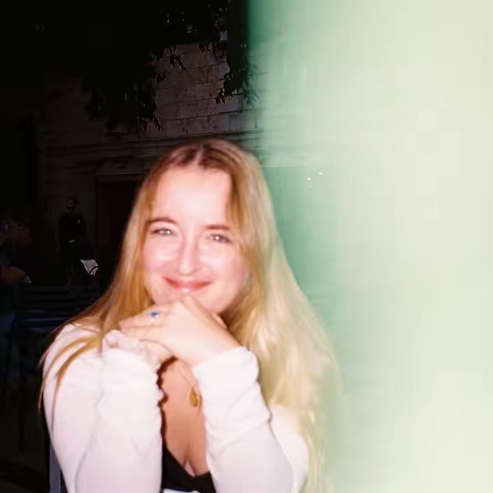 aina pazo🧚🏻‍♀️📚