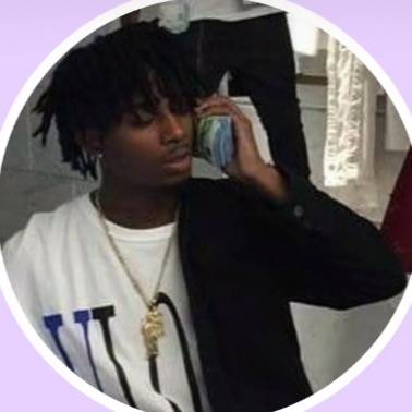 “🧛🏽‍♀️”