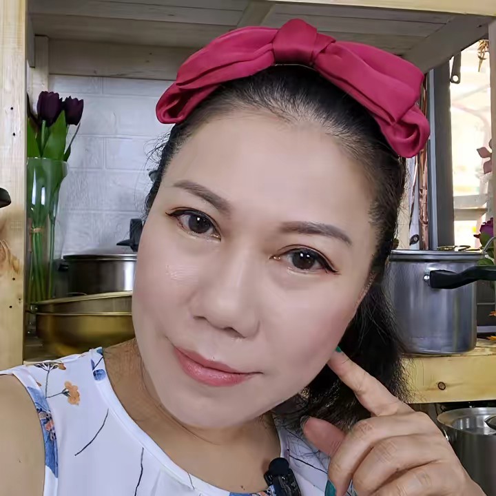 แม่แอ๊นใช้แม่แอ๊นแชร์