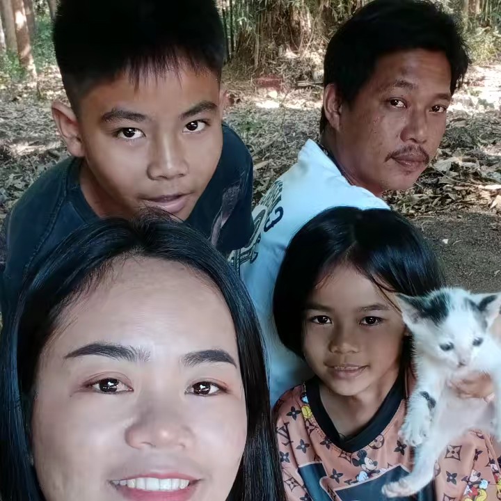 แม่หนูแอมไงจะใครล่ะ