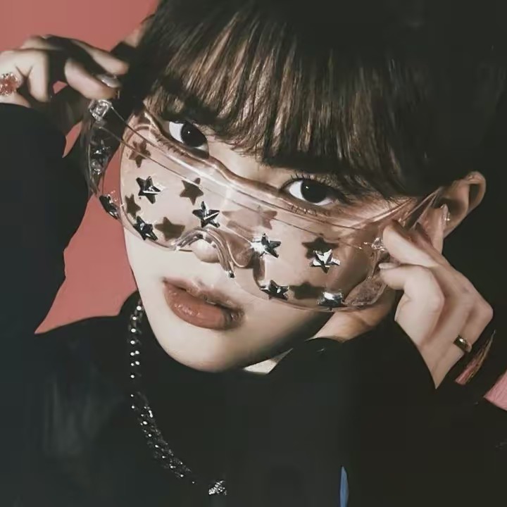 nini | 𝗔𝘽𝗢𝙐𝗧𝙕𝗨᩠ ݁✿̼