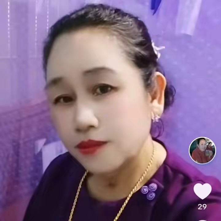 🤗နန်းချယ်ရီပန်း🤗